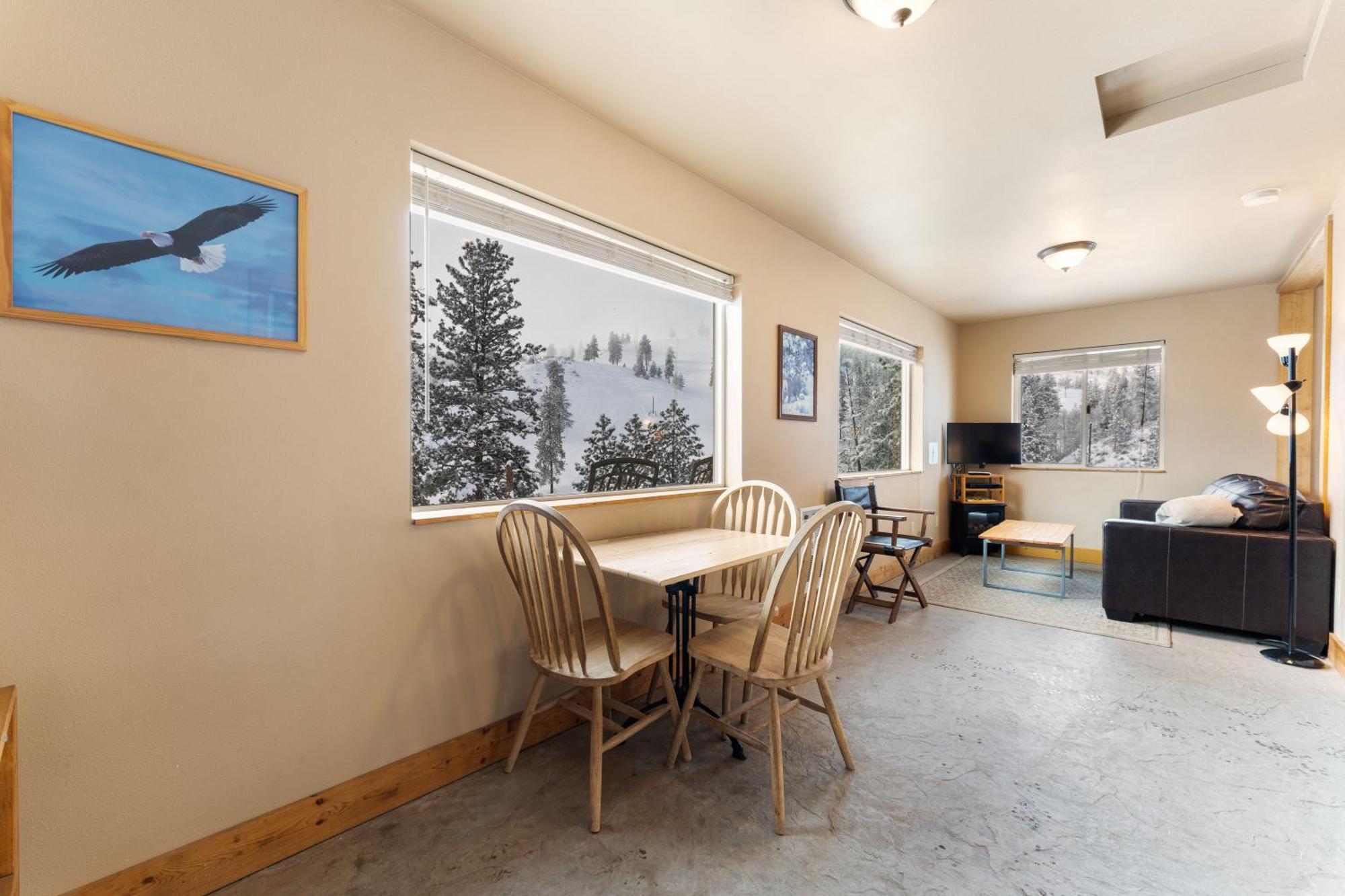 Echo Valley Resort + Cabins Manson Extérieur photo